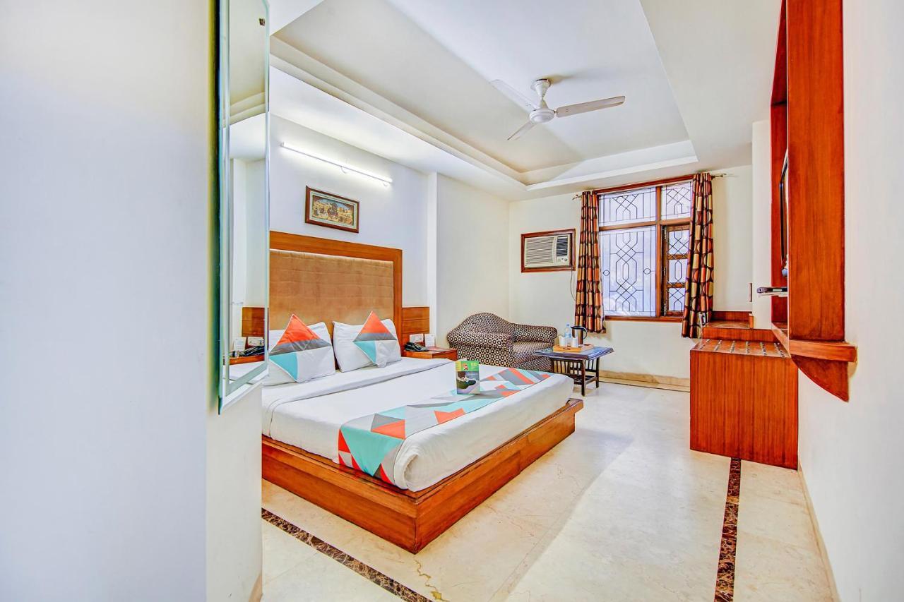 Hotel Apra Deluxe New Delhi Eksteriør bilde