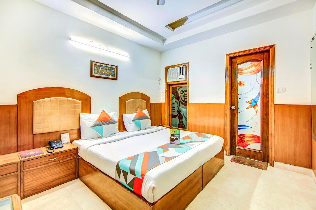 Hotel Apra Deluxe New Delhi Eksteriør bilde