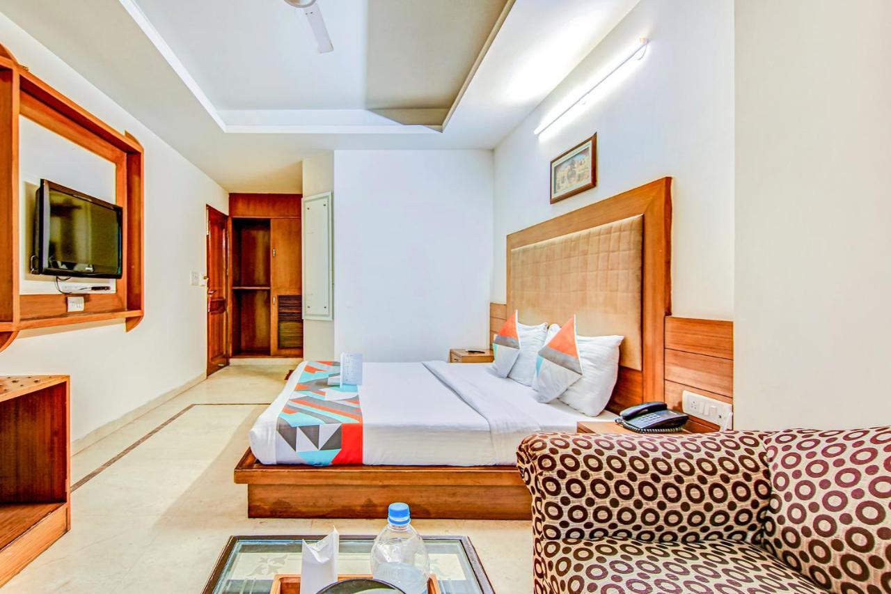 Hotel Apra Deluxe New Delhi Eksteriør bilde